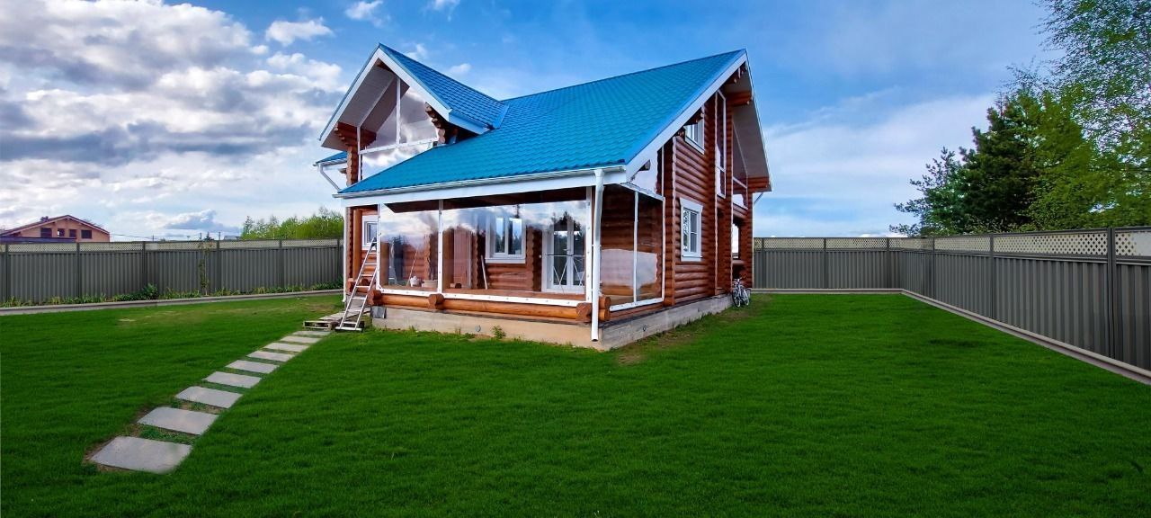 Мягкие окна на веранде загородного дома в Лебедяни